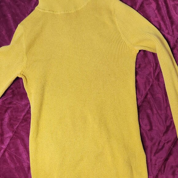 Cozy Yellow Turtleneck Sweater - Picture 7 of 12